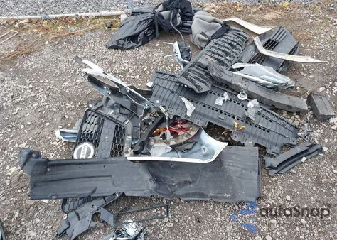 2018 Toyota Corolla Le z USA, uszkodzony, nr VIN 2T1BURHEXJC104973